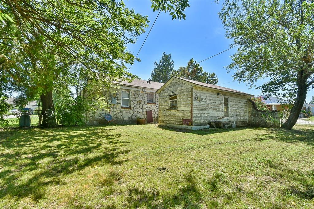 501 E Showalter Drive Property Photo 6