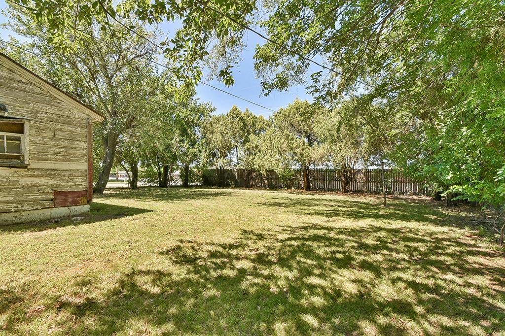 501 E Showalter Drive Property Photo 7