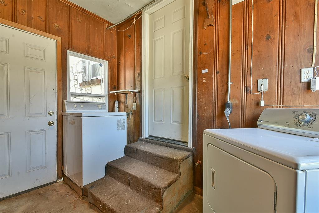 501 E Showalter Drive Property Photo 8
