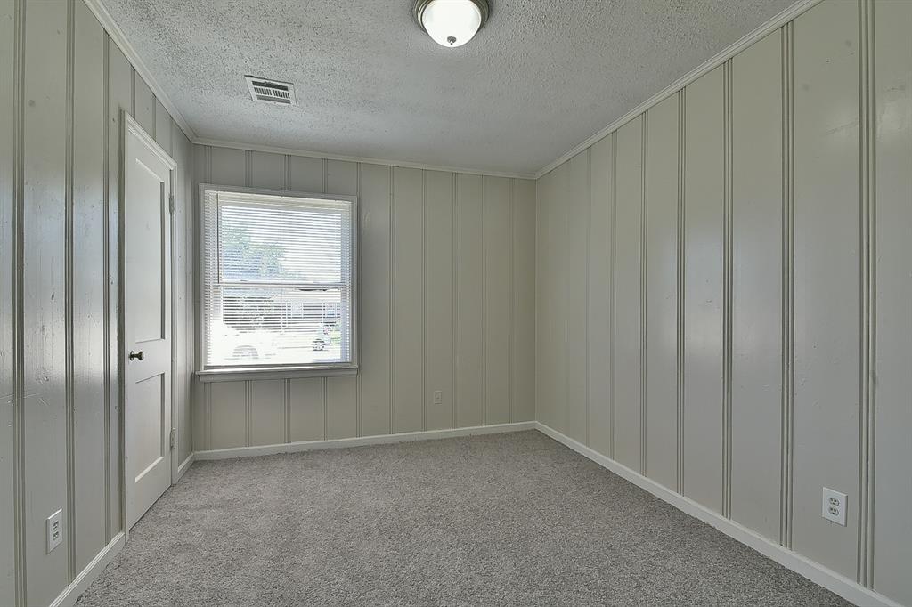 501 E Showalter Drive Property Photo 14