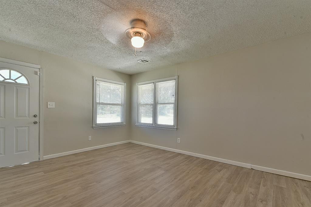 501 E Showalter Drive Property Photo 16