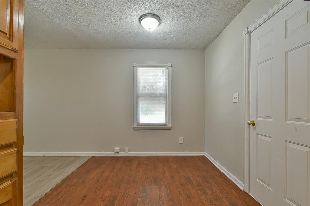 501 E Showalter Drive Property Photo 19