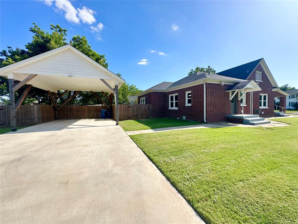 2021 N Broadway Avenue Property Photo 1