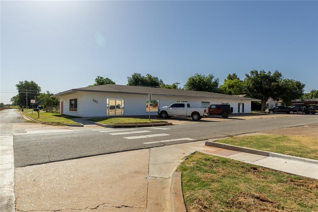 101 S 6th Street Property Photo 8