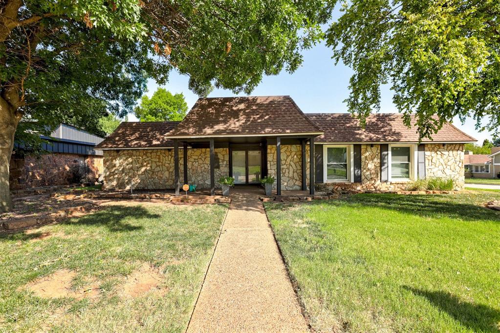 8917 N Kensington Road Property Photo 2