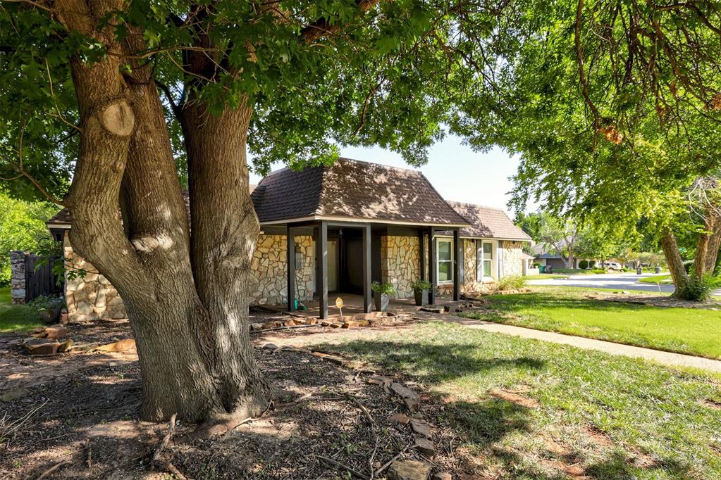 8917 N Kensington Road Property Photo 3