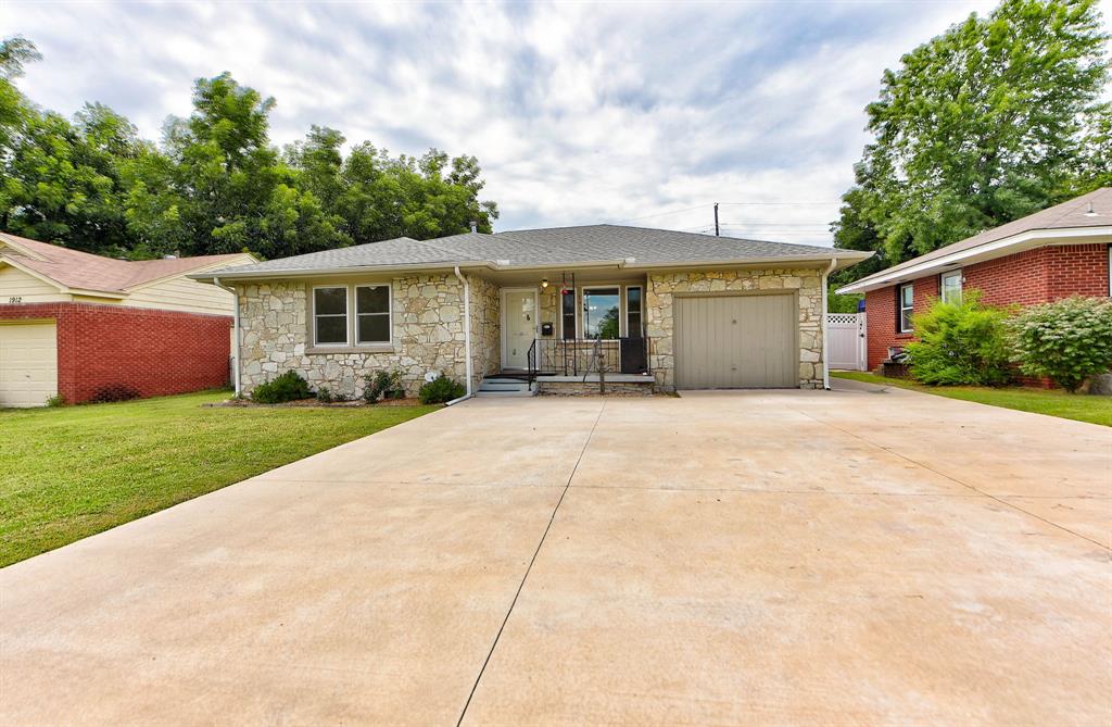 1916 Hasley Drive Property Photo 1