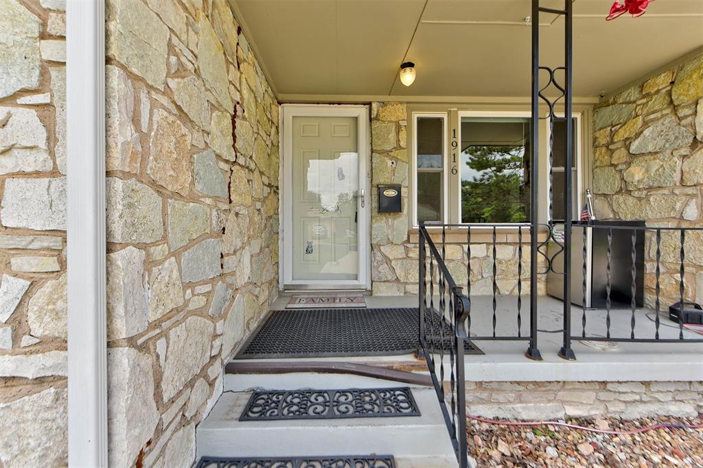 1916 Hasley Drive Property Photo 4