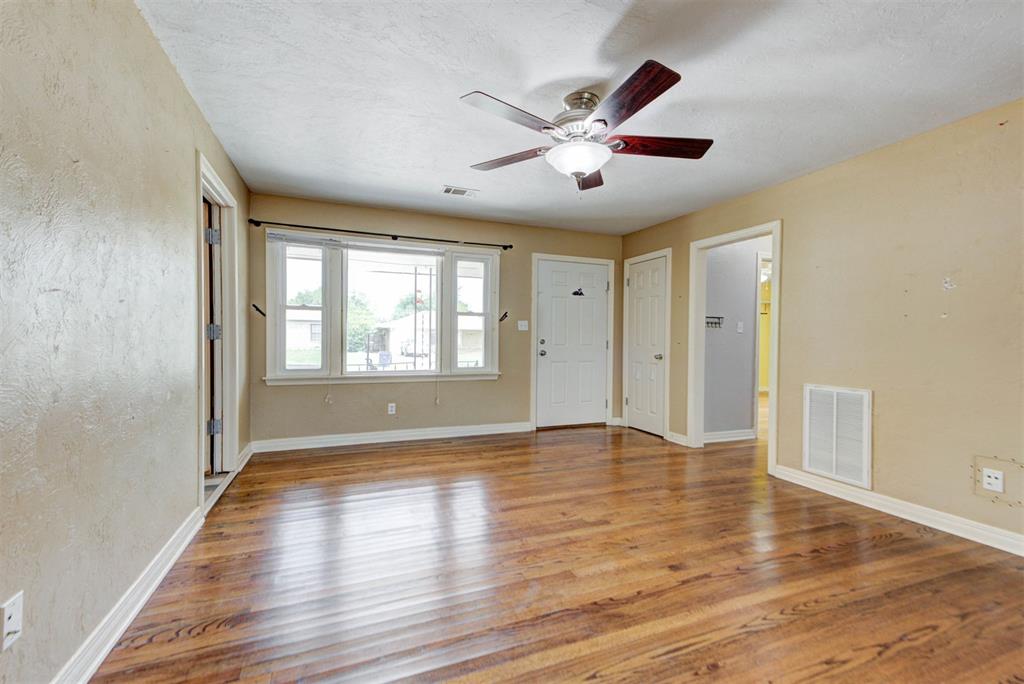 1916 Hasley Drive Property Photo 13