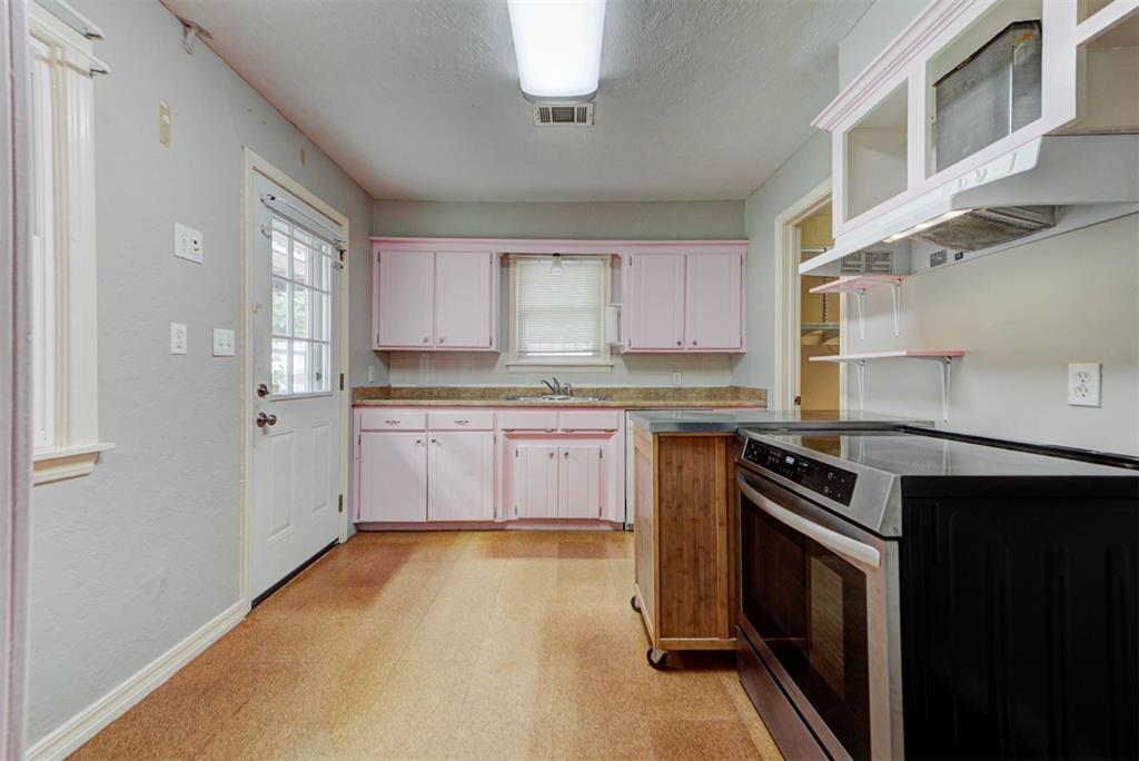 1916 Hasley Drive Property Photo 17