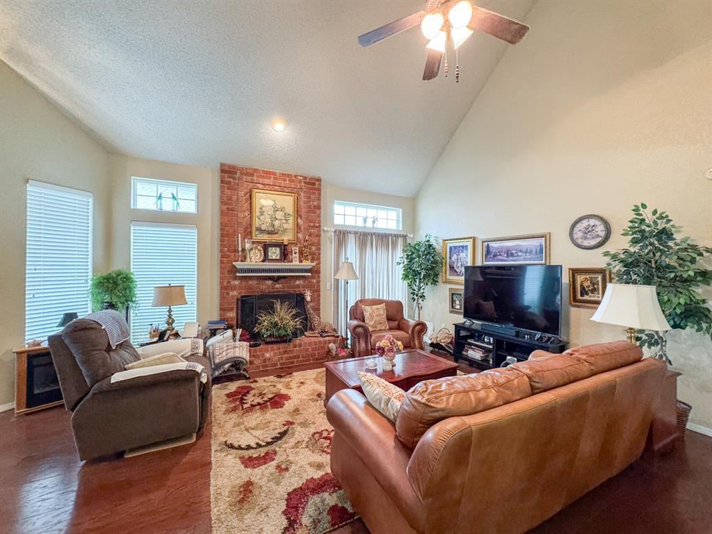 3824 Highpoint Court Property Photo 6