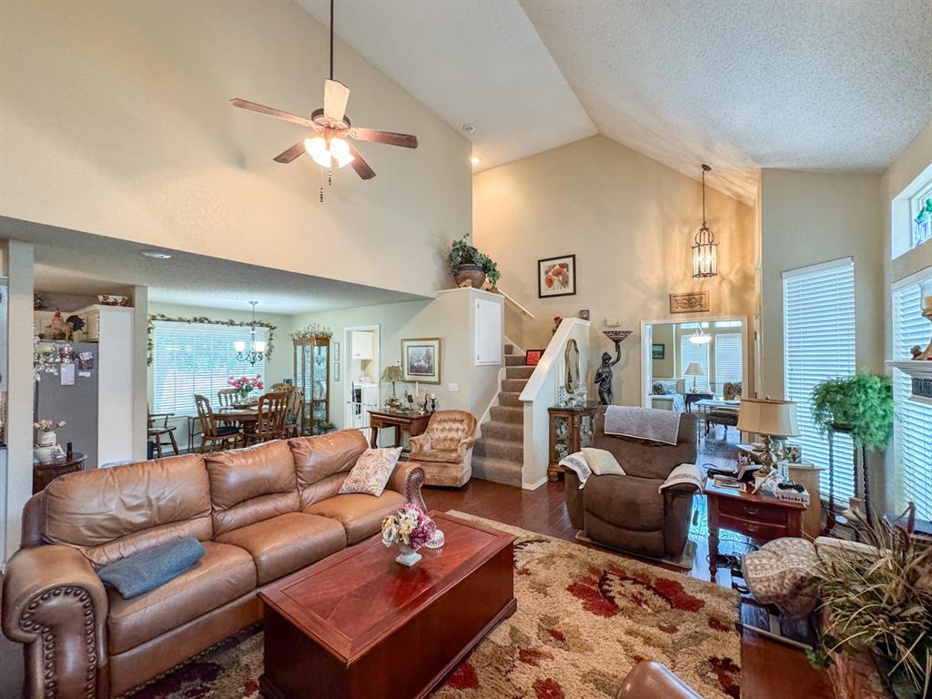 3824 Highpoint Court Property Photo 8