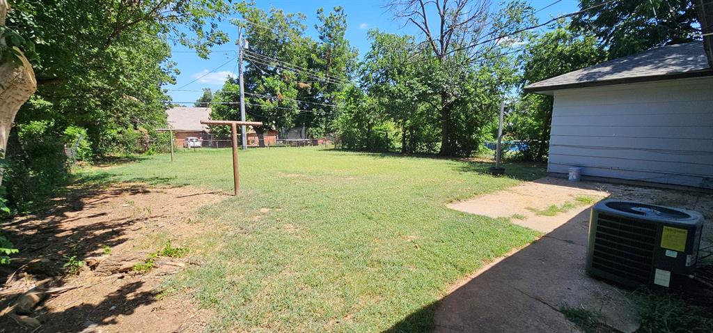 4112 N Sterling Avenue Property Photo 3