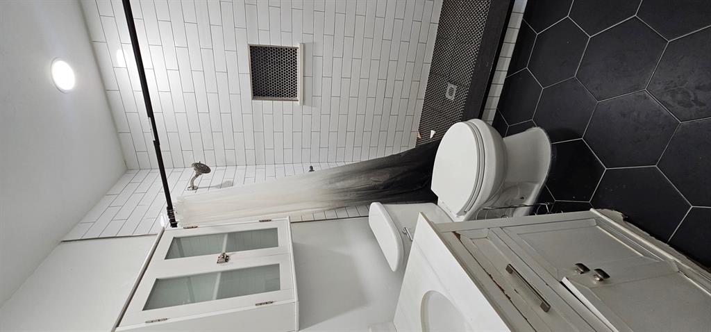 4112 N Sterling Avenue Property Photo 8