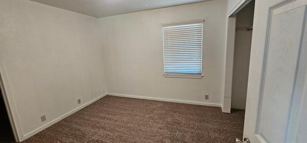 4112 N Sterling Avenue Property Photo 10