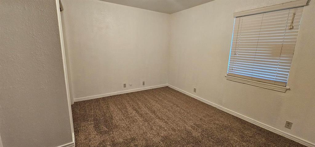 4112 N Sterling Avenue Property Photo 12