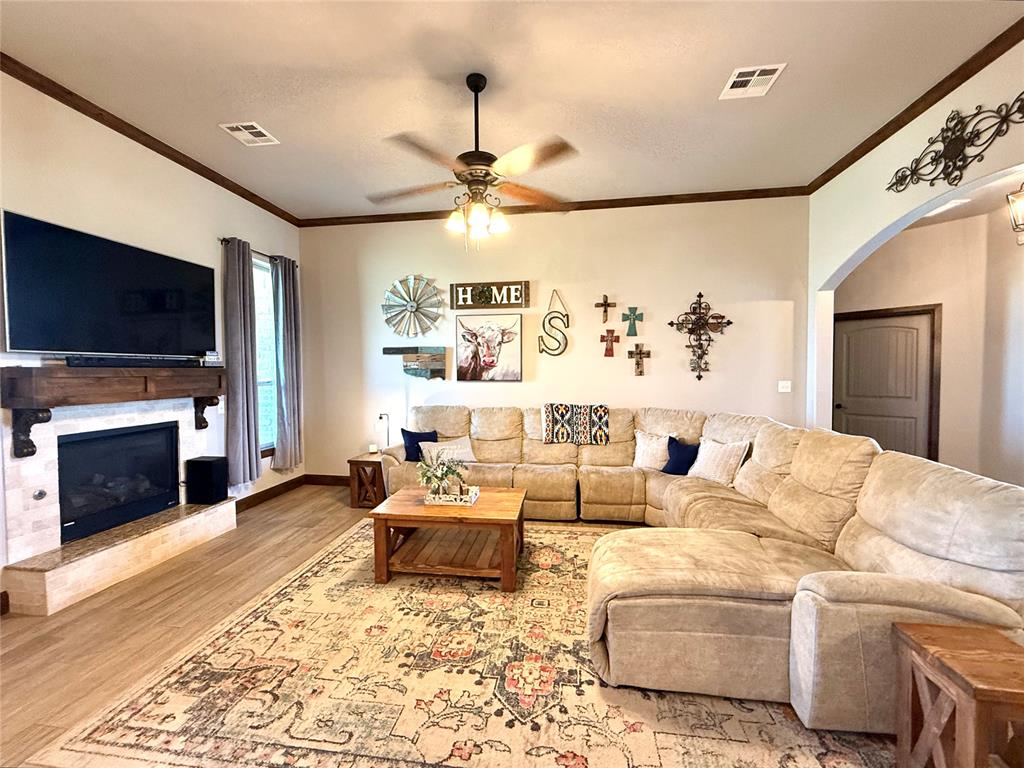762 County Road 1250 Property Photo 3