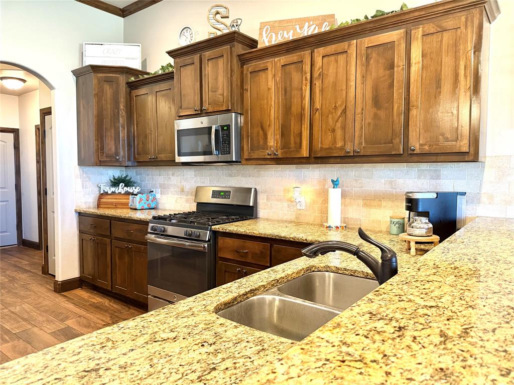 762 County Road 1250 Property Photo 12