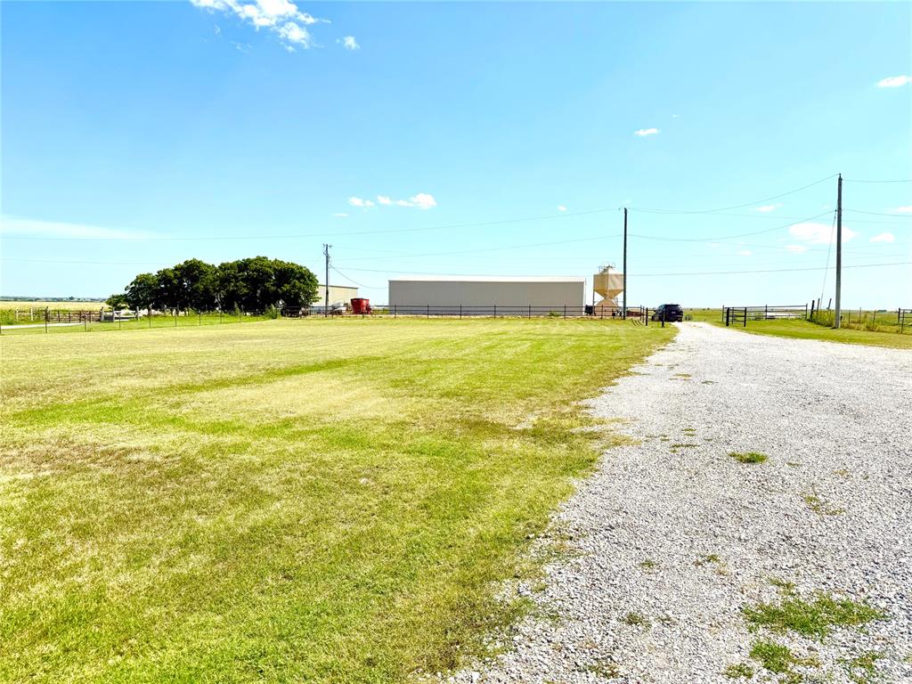 762 County Road 1250 Property Photo 28