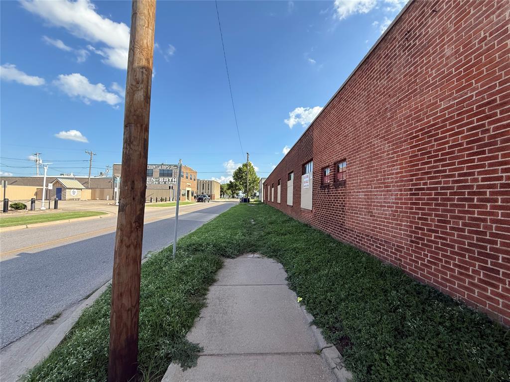 1200 W Main Street Property Photo 13