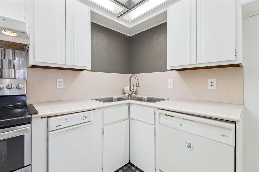 510 Fenwick Court Property Photo 8
