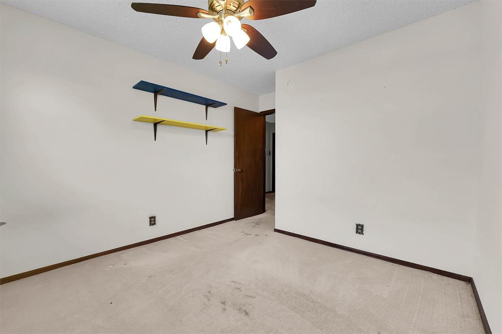 200 W Quail Drive Property Photo 17