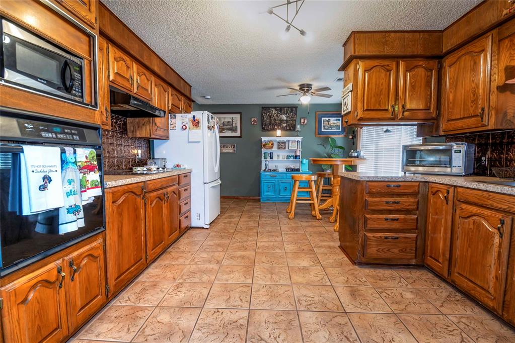 910882 S 3440 Road Property Photo 27