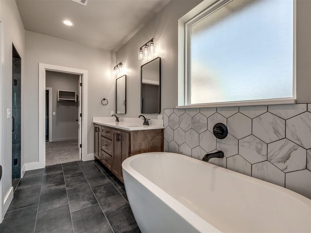 2224 W Sunset Drive Property Photo 9