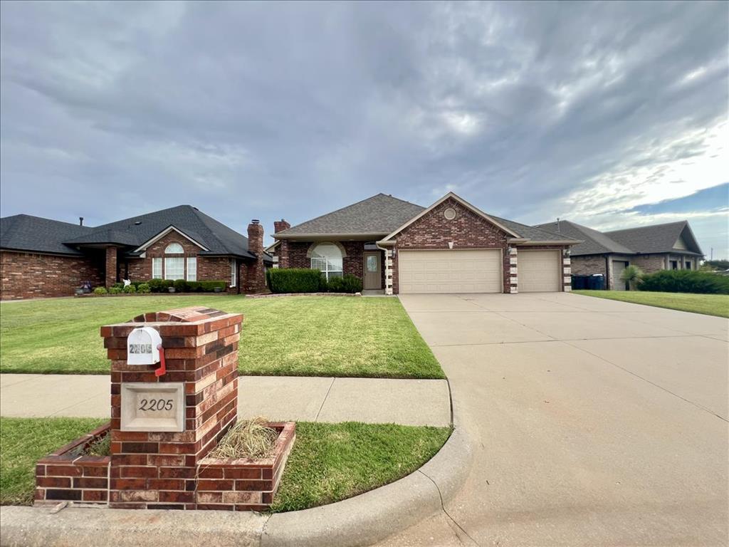 2205 Sw 93rd Place Property Photo 1