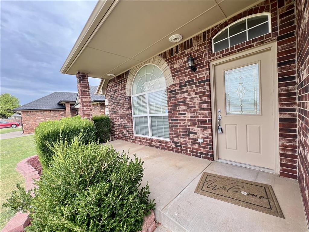 2205 Sw 93rd Place Property Photo 2