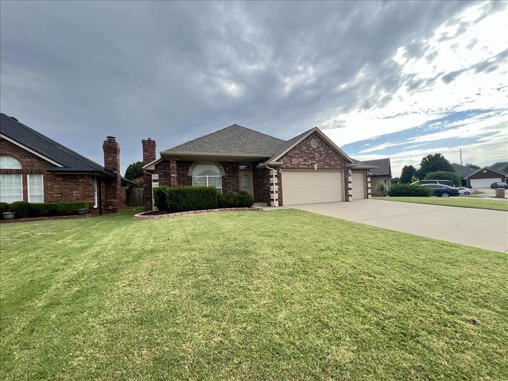 2205 Sw 93rd Place Property Photo 3