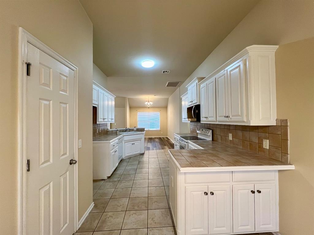 2205 Sw 93rd Place Property Photo 10