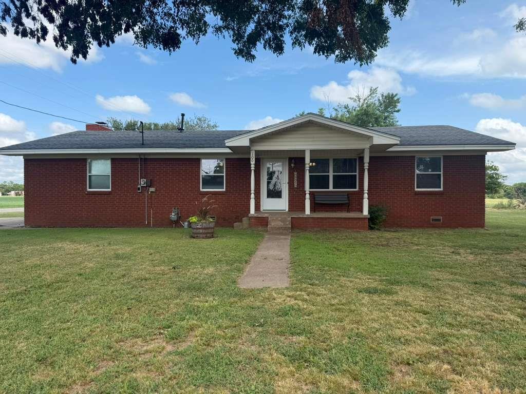 100 E 4th Street Property Photo 1
