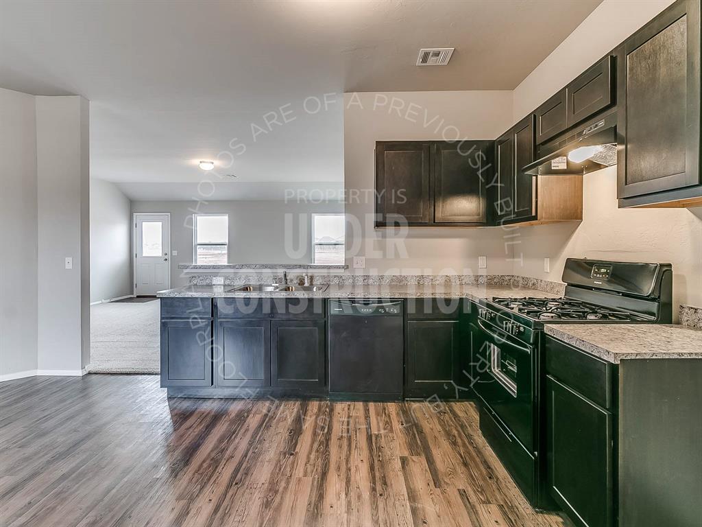 490 Sw 11th Street Property Photo 9