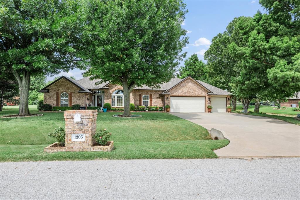 1305 N Hunters Bridge Way Property Photo 1
