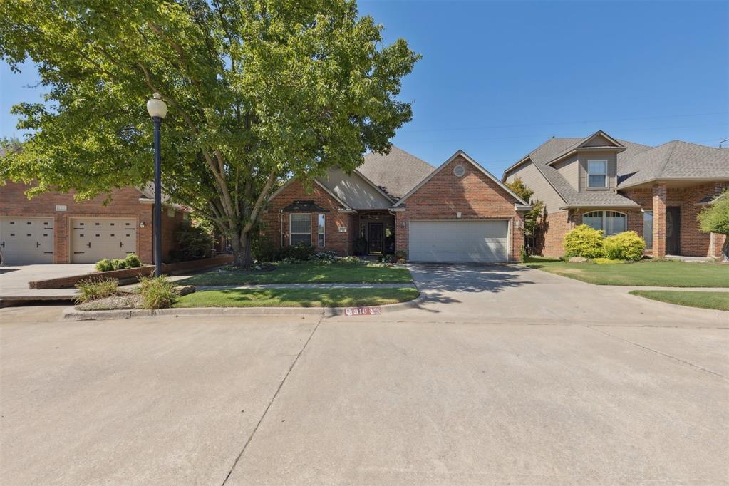 916 Riviera Drive Property Photo 1
