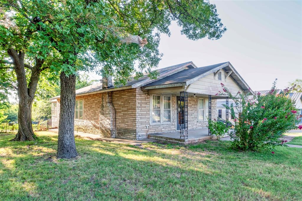 802 Bennett Boulevard Property Photo 1