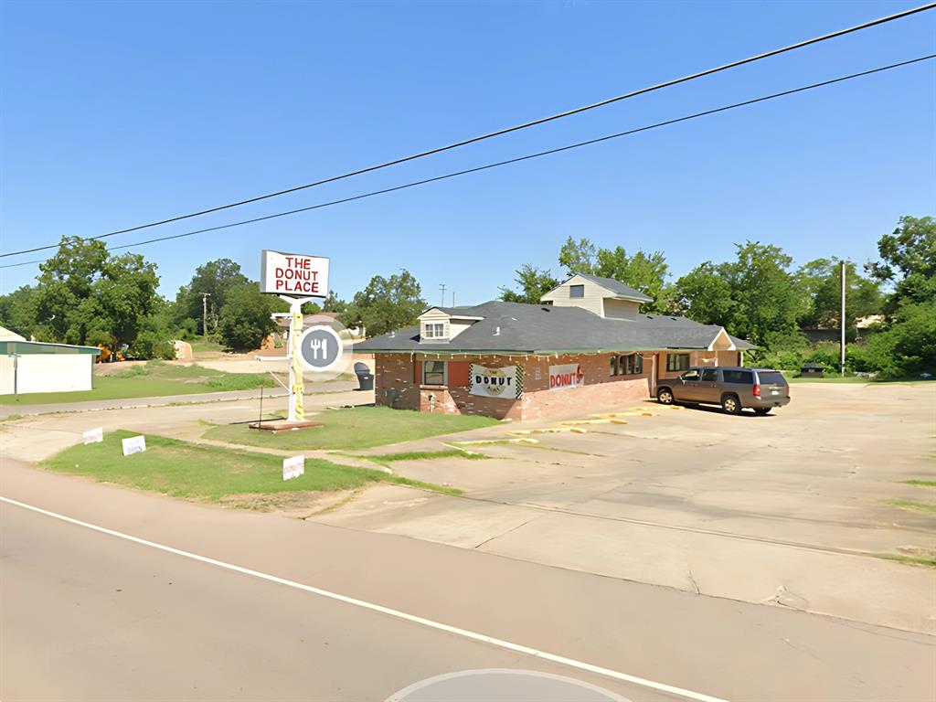 520 W Broadway Avenue Property Photo 1