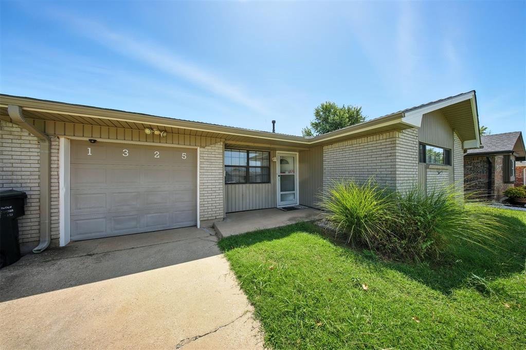 1325 Superior Avenue Property Photo 1