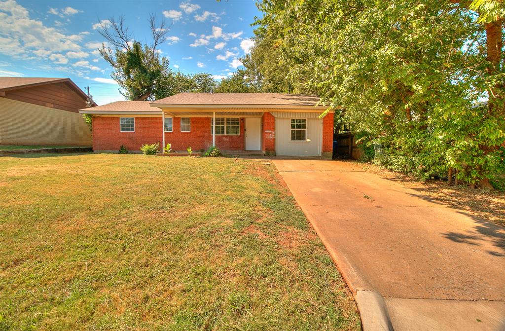 904 Hunting Horse Trail Property Photo 1