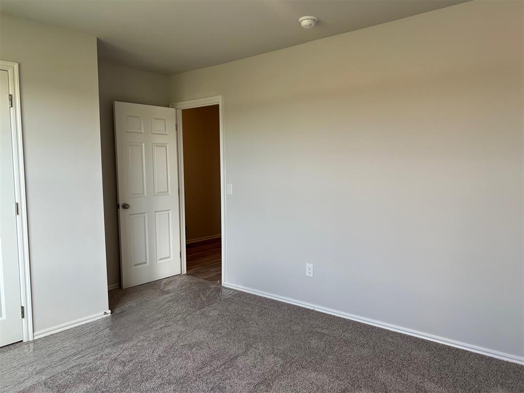 1220 E Ruger Lane Property Photo 8