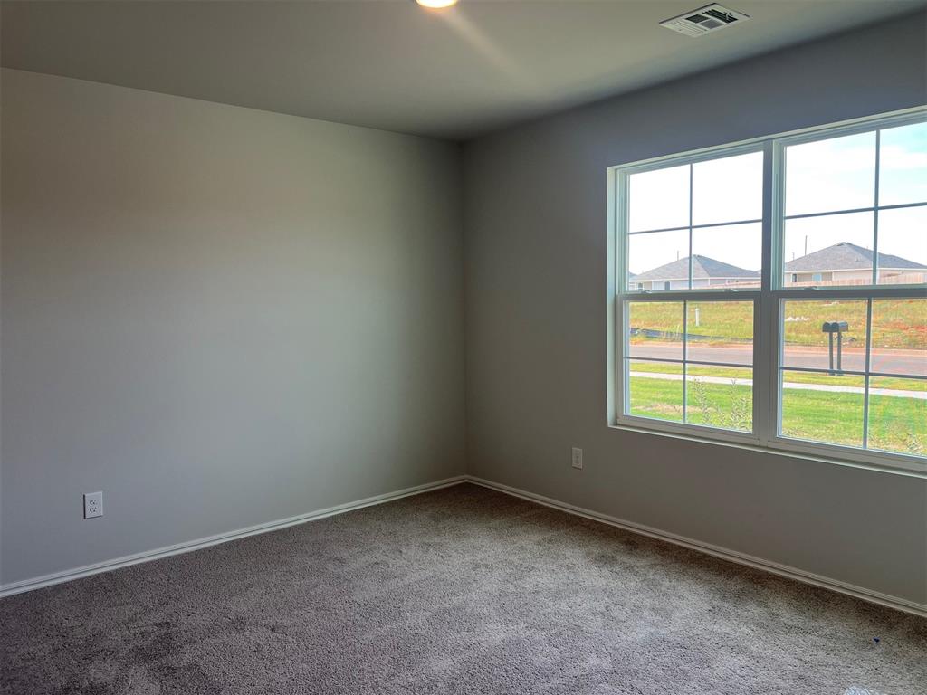 1220 E Ruger Lane Property Photo 9