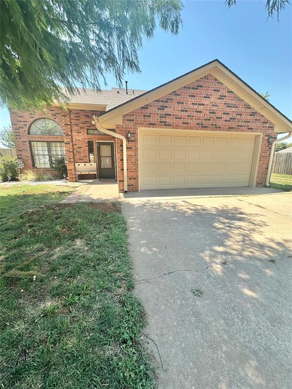 905 N TOWNE Circle Property Photo 1