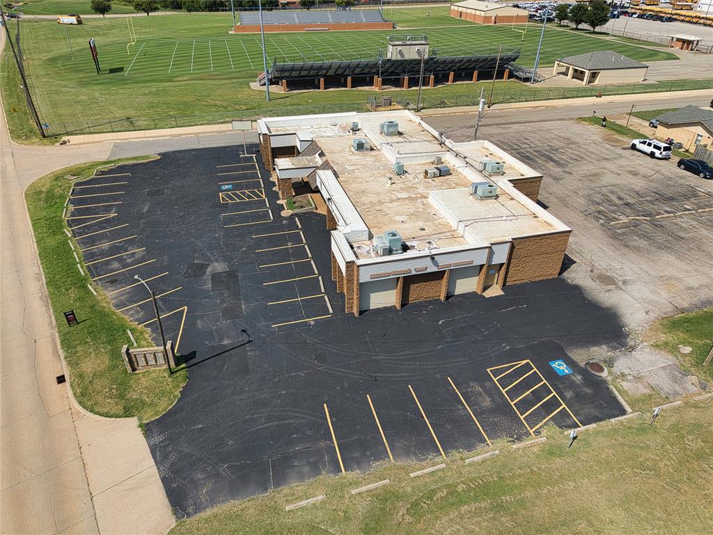 320 N Interstate Highway 35 Service Road Property Photo 5