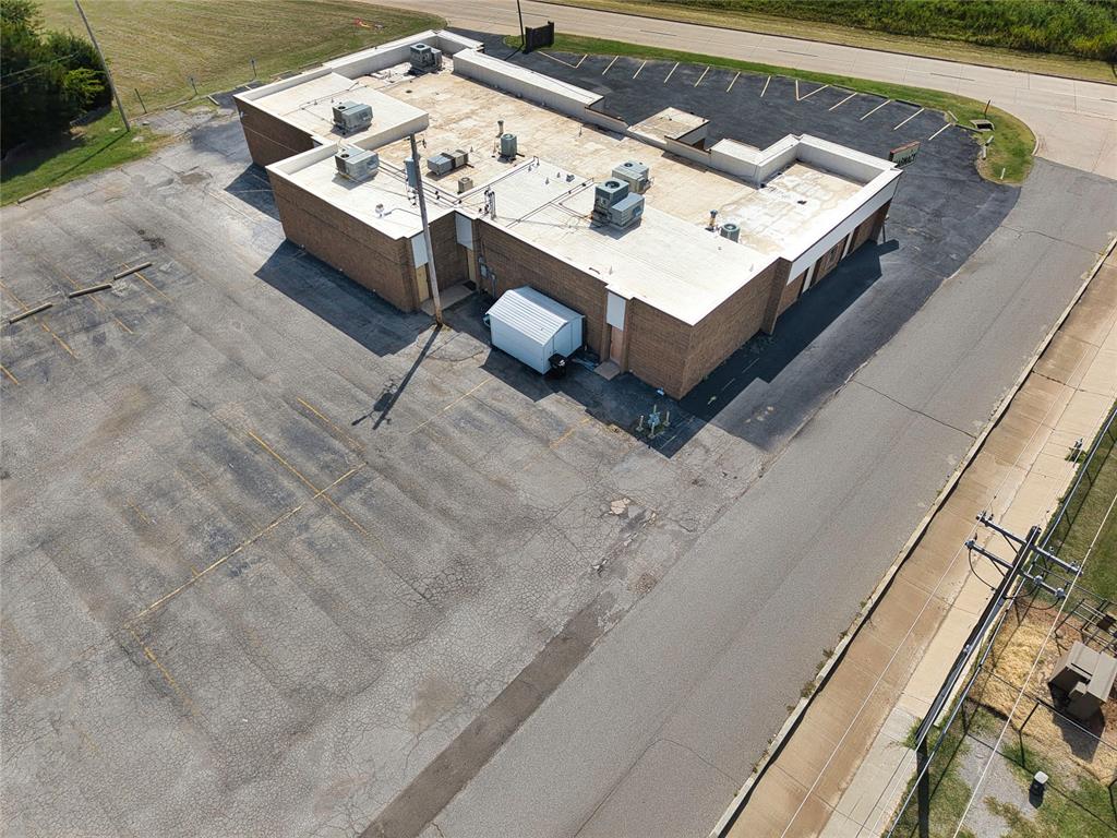 320 N Interstate Highway 35 Service Road Property Photo 7