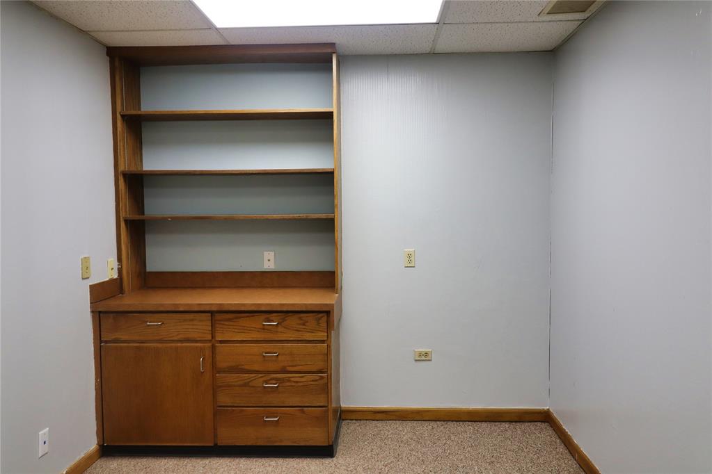 320 N Interstate Highway 35 Service Road Property Photo 14
