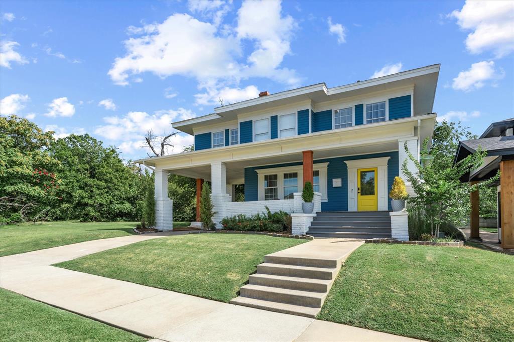 226 NE 14th Street Property Photo 1