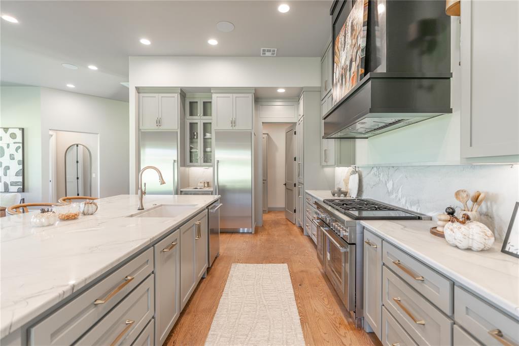 6017 Royal Abbey Court Property Photo 7