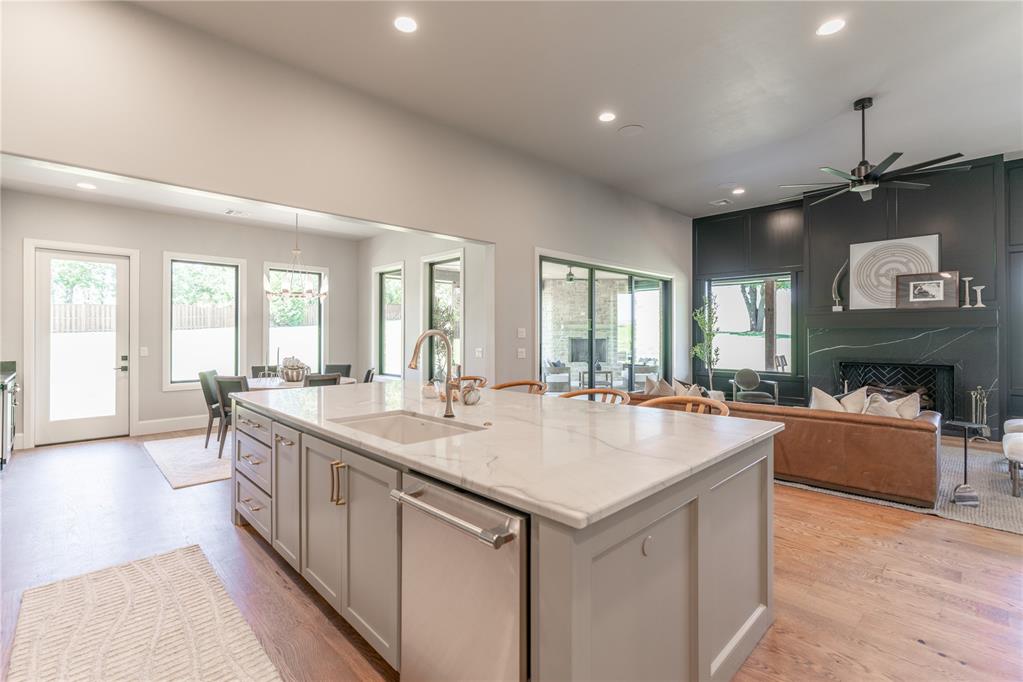 6017 Royal Abbey Court Property Photo 9