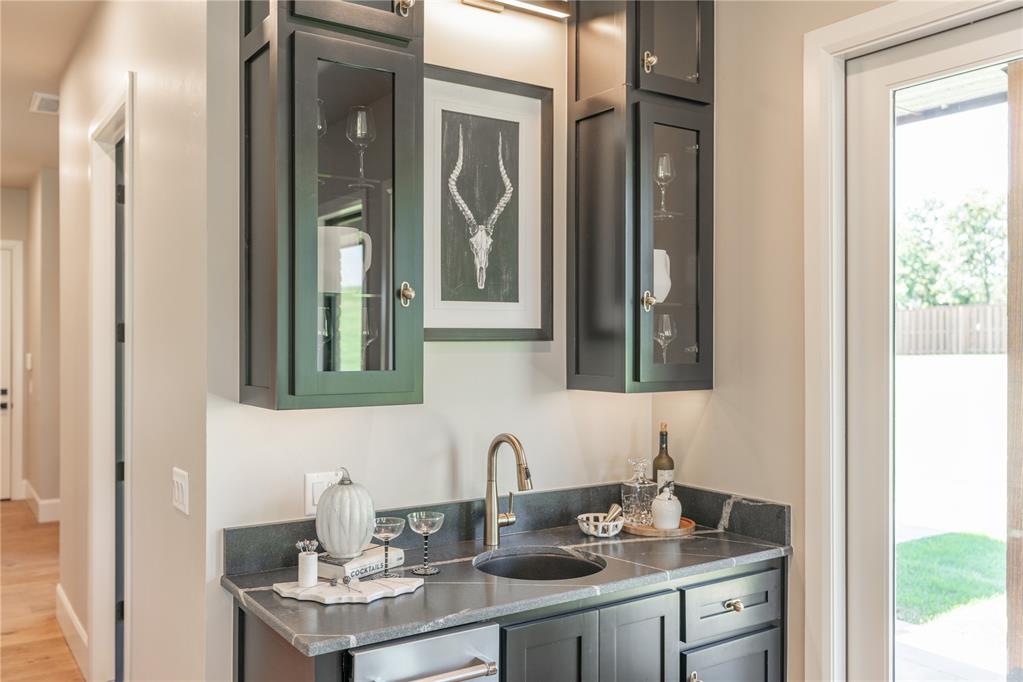 6017 Royal Abbey Court Property Photo 12